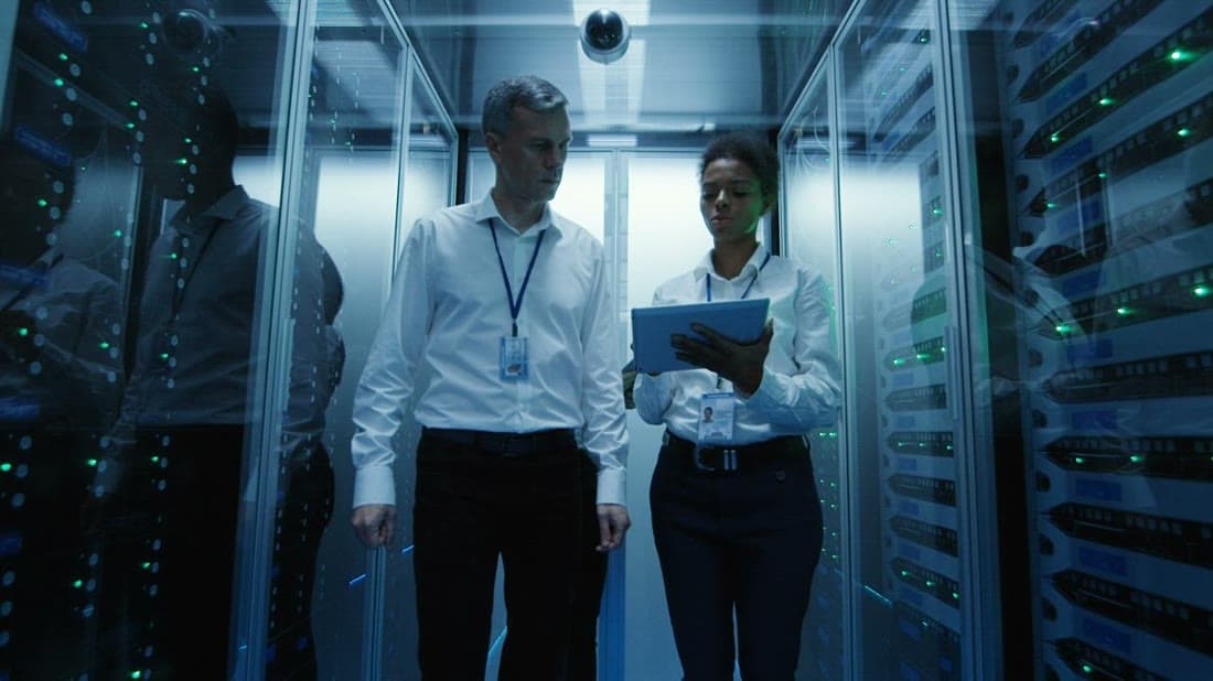 Fortgate engineers working together in a data centre